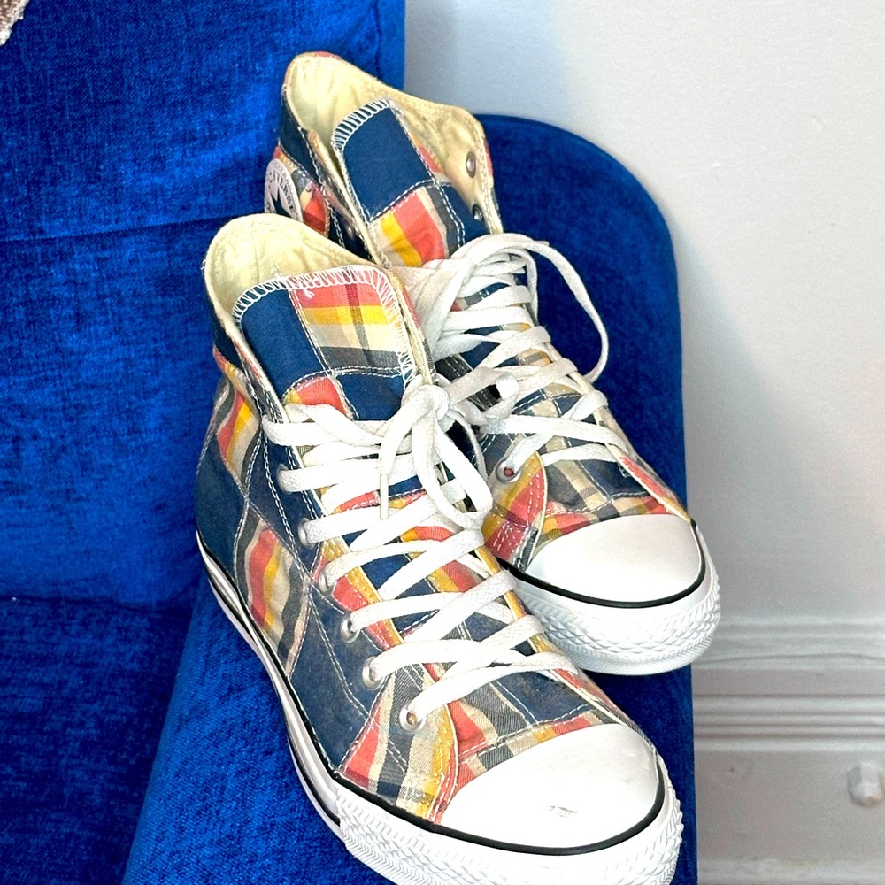 Men’s Converse plaid patterned high top Chuck Taylor’s size 11